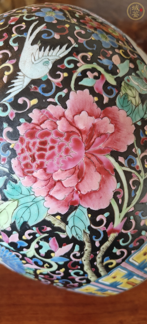 古玩陶瓷粉彩花鳥開窗博古圖罐真品鑒賞圖