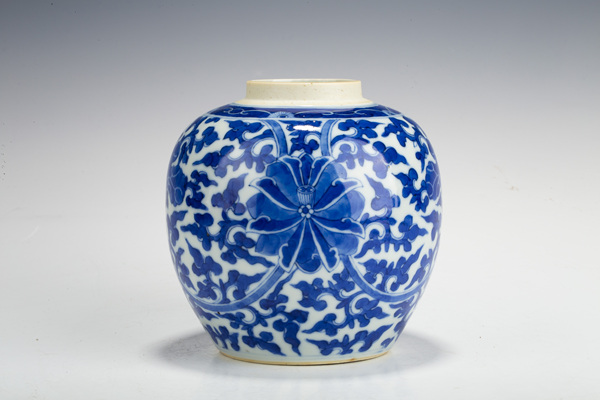 古玩陶瓷清晚·青花纏枝蓮紋罐拍賣,當(dāng)前價(jià)格1940元