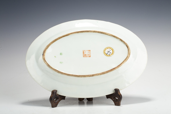 古玩陶瓷民國(guó)·粉彩龍鳳呈祥紋橢圓盤拍賣，當(dāng)前價(jià)格188元