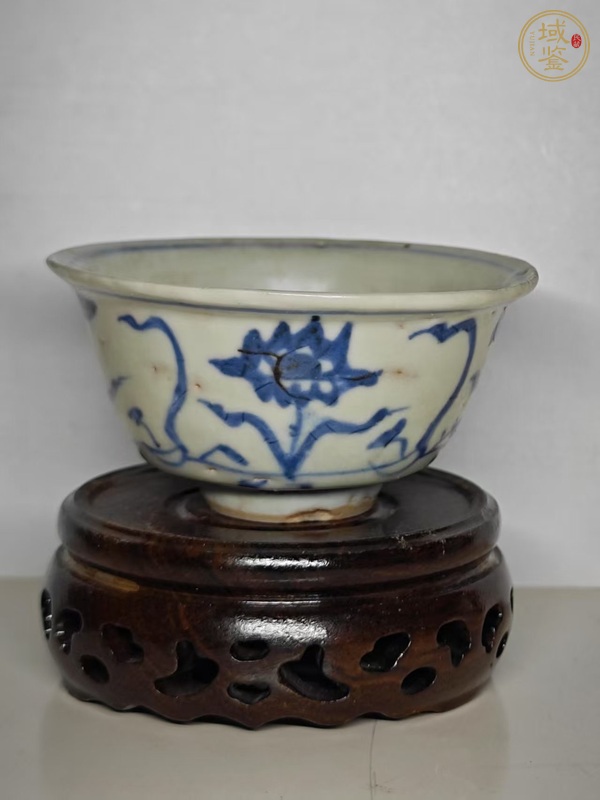 古玩陶瓷青花花卉紋碗真品鑒賞圖