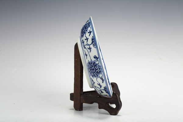 古玩陶瓷清光緒·青花纏枝蓮紋盤（官）拍賣，當(dāng)前價(jià)格28880元