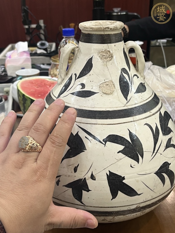 古玩陶瓷磁州窯白地黑花雙耳瓶真品鑒賞圖