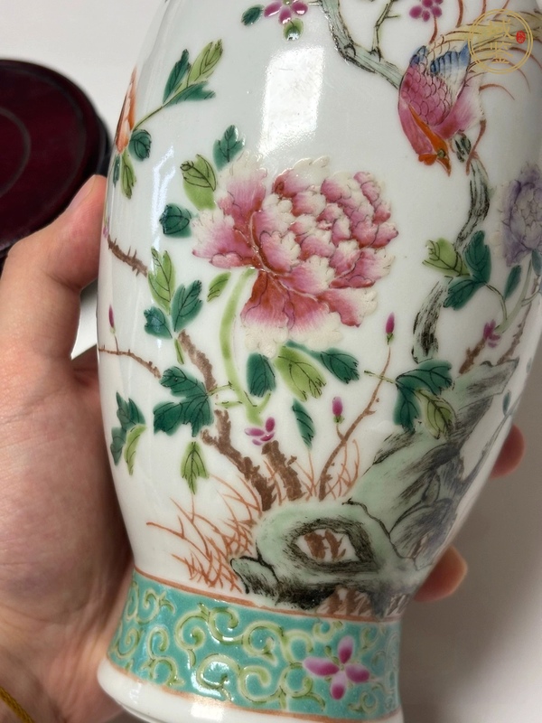 古玩陶瓷花鳥紋粉彩瓶真品鑒賞圖