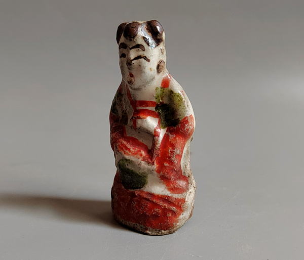 古玩陶瓷金元八義窯紅綠彩童子塑像拍賣，當前價格304元