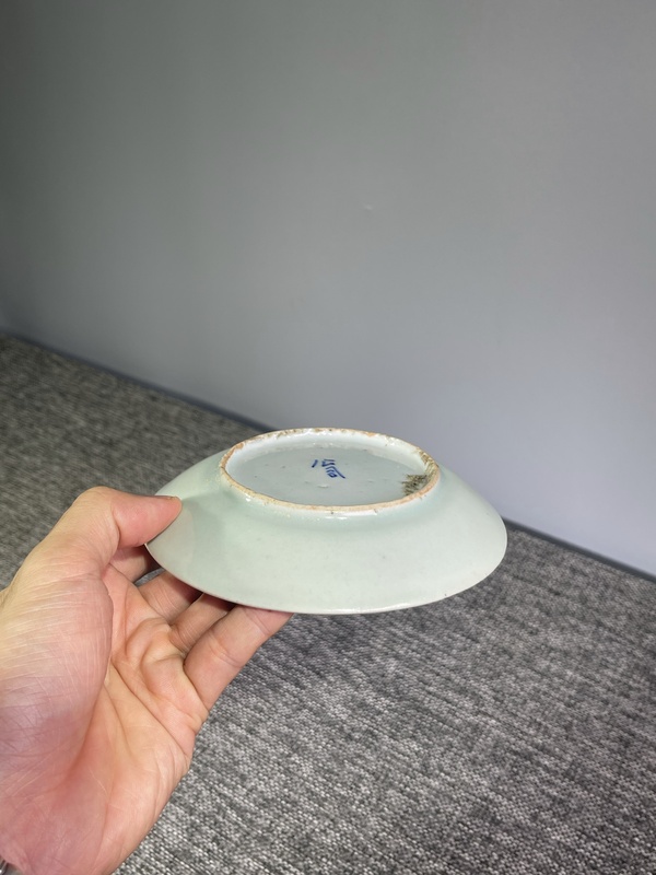 古玩陶瓷清晚期.豆青釉盤(pán)，少見(jiàn)款拍賣(mài)，當(dāng)前價(jià)格0元