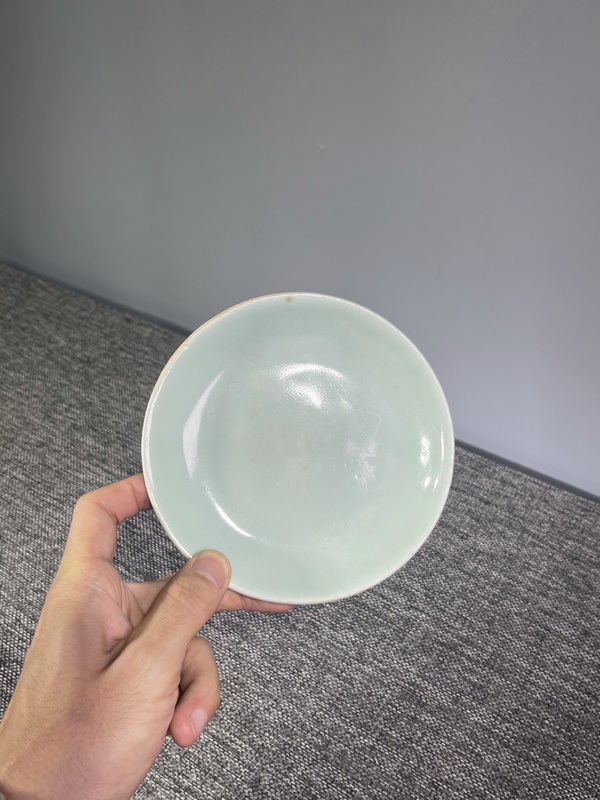 古玩陶瓷清晚期.豆青釉盤(pán)，少見(jiàn)款拍賣(mài)，當(dāng)前價(jià)格0元