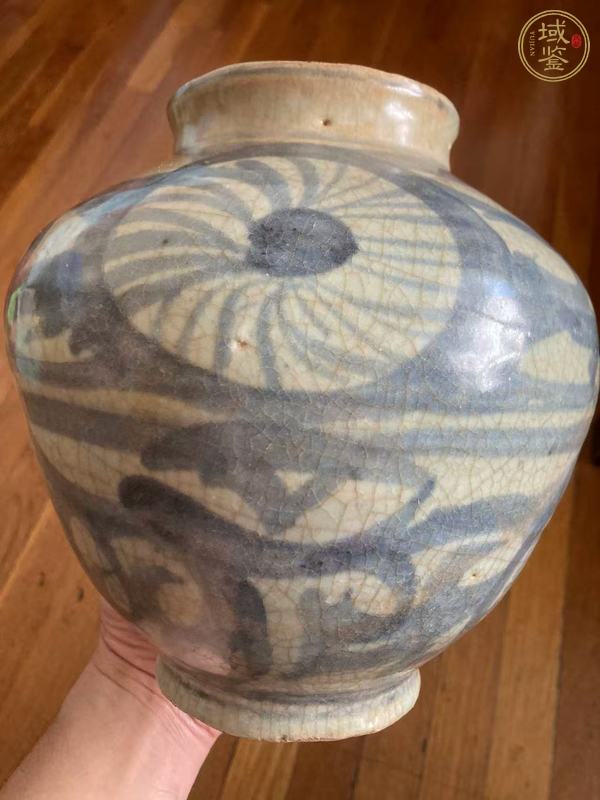 古玩花卉紋青花罐真品鑒賞圖