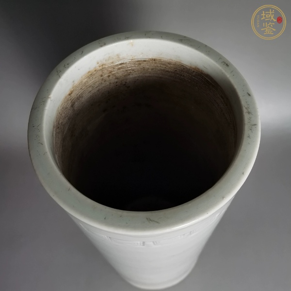 古玩陶瓷德化白瓷夔龍紋帽筒真品鑒賞圖
