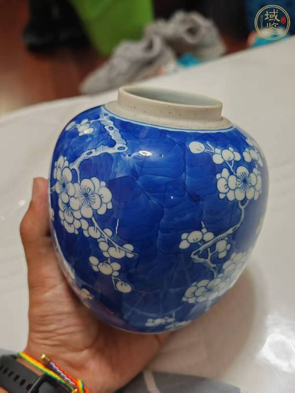 古玩陶瓷青花留白冰梅紋罐真品鑒賞圖