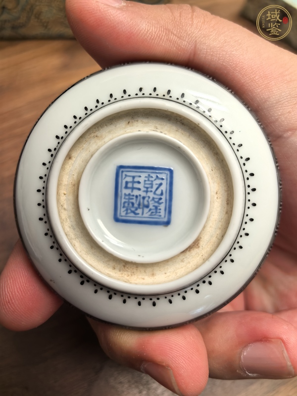 古玩陶瓷墨彩踏雪尋梅圖印盒真品鑒賞圖