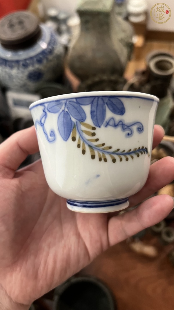 古玩陶瓷花卉紋杯真品鑒賞圖