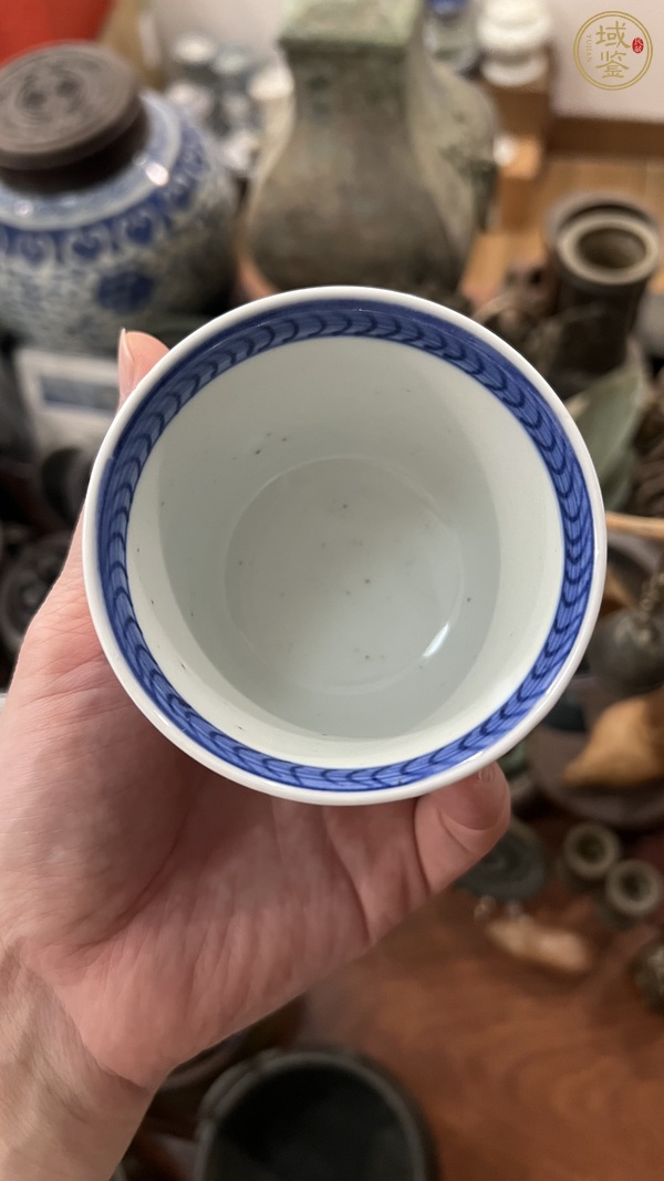 古玩陶瓷花卉紋杯真品鑒賞圖