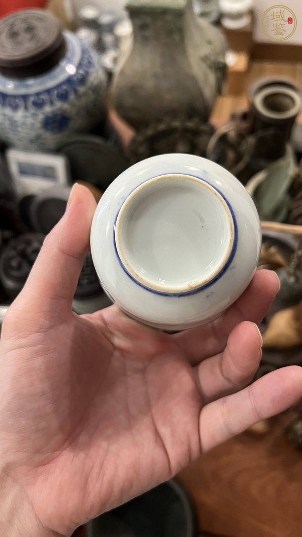 古玩陶瓷花卉紋杯真品鑒賞圖