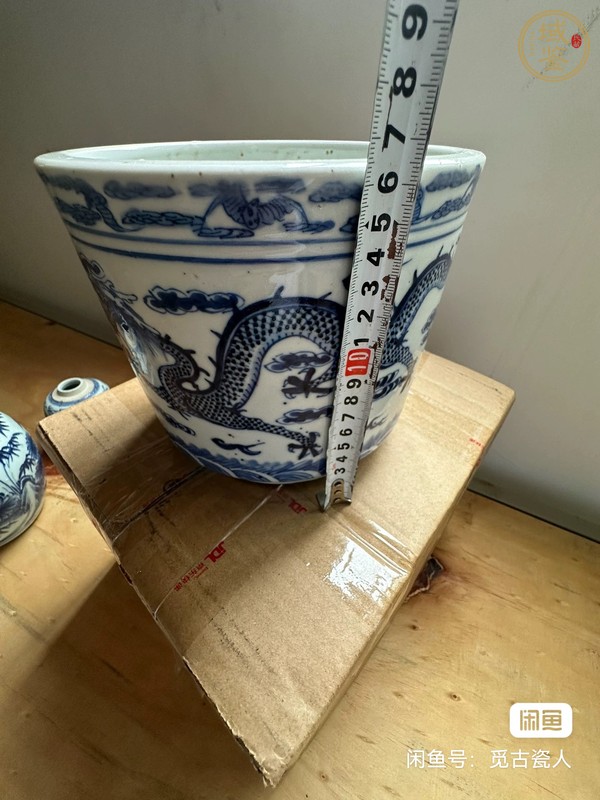古玩陶瓷青花二龍戲珠圈足筒式香爐真品鑒賞圖