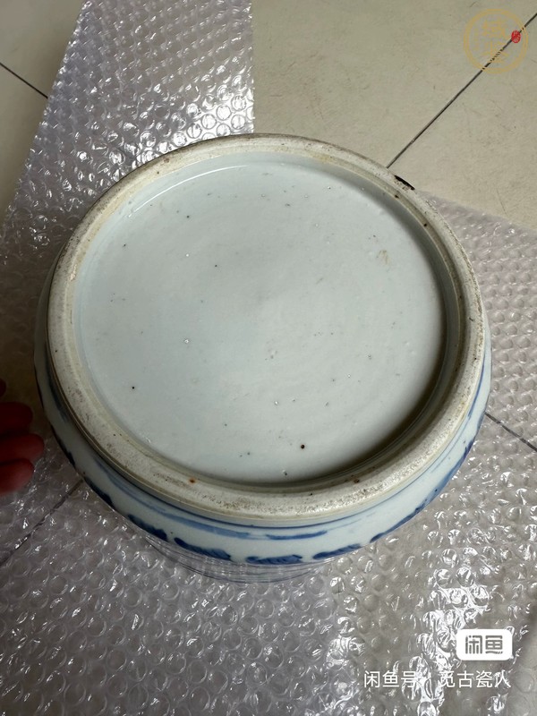 古玩陶瓷青花二龍戲珠圈足筒式香爐真品鑒賞圖