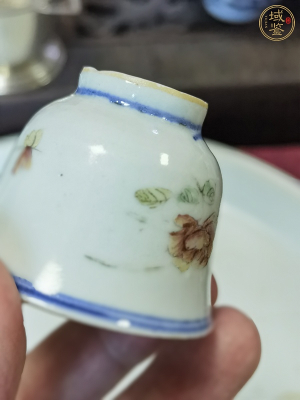 古玩陶瓷花卉紋粉彩杯真品鑒賞圖