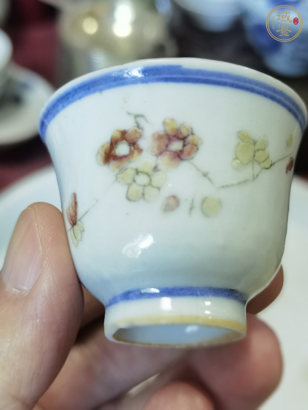 古玩陶瓷花卉紋粉彩杯真品鑒賞圖