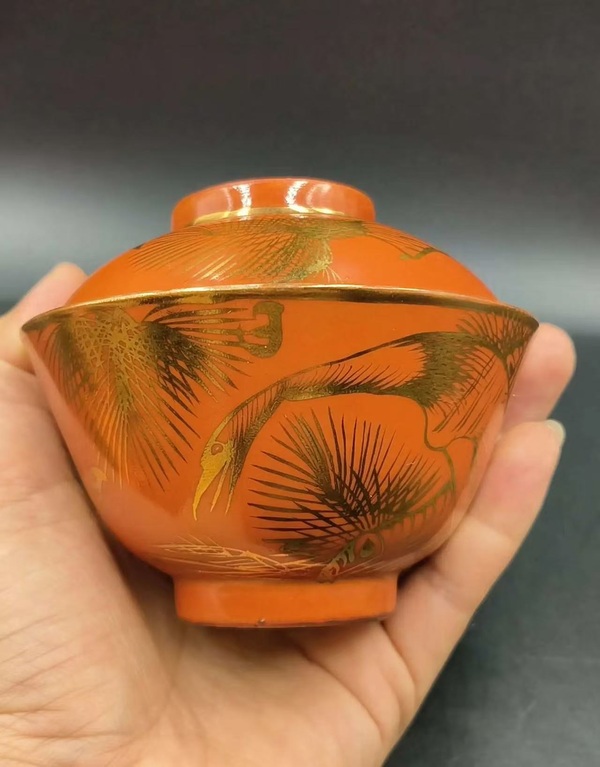 古玩轉賣松鶴延年紋描金蓋碗拍賣，當前價格0元