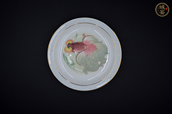 古玩陶瓷彩繪金魚紋盤真品鑒賞圖