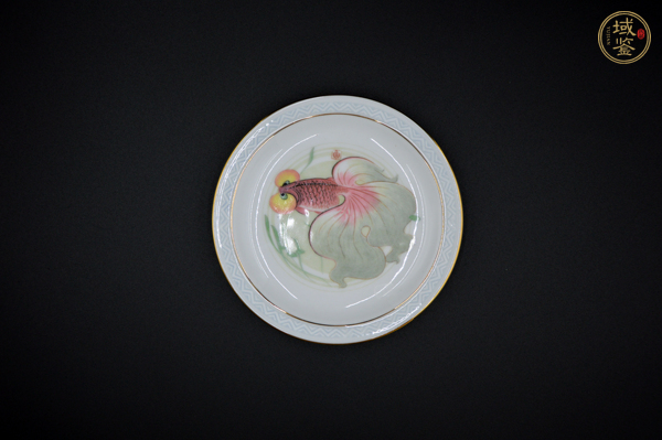 古玩陶瓷彩繪金魚紋盤真品鑒賞圖