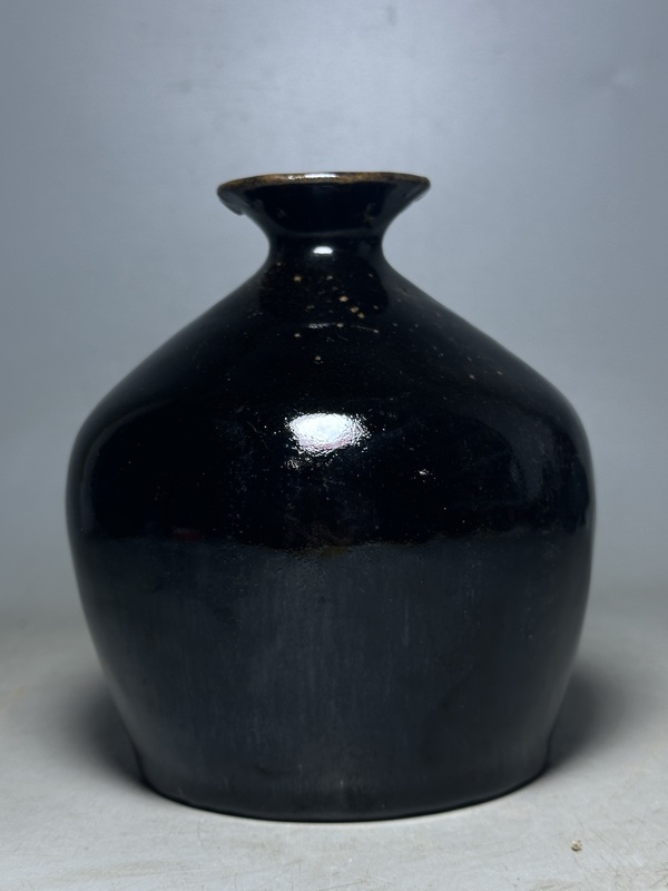 古玩轉(zhuǎn)賣明代，磁州窯梅瓶拍賣，當前價格1999元