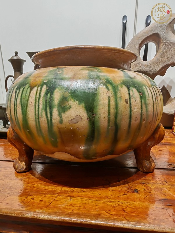 古玩陶瓷三彩三足鍑真品鑒賞圖