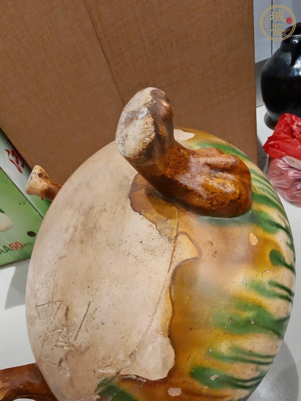 古玩陶瓷三彩三足鍑真品鑒賞圖