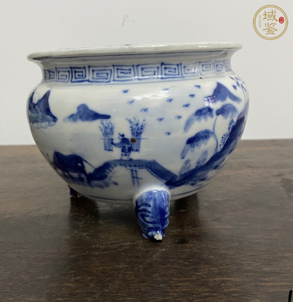 古玩陶瓷晚清青花三足香爐真品鑒賞圖