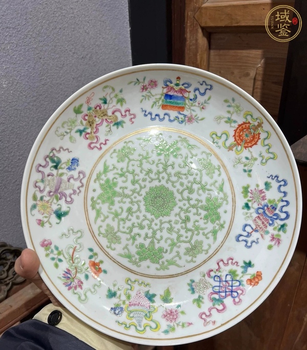古玩佛家八寶粉彩盤真品鑒賞圖