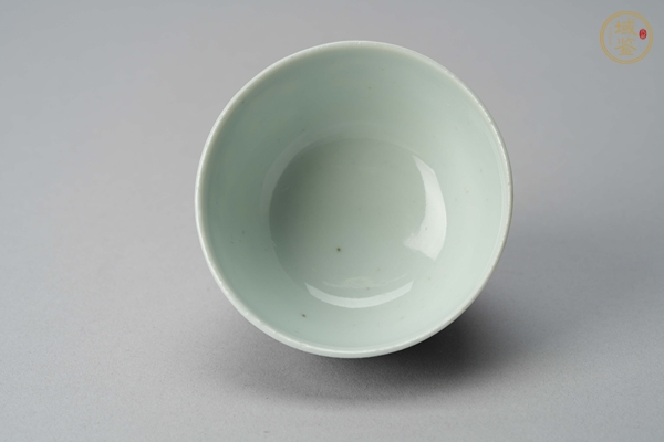 古玩陶瓷青花留白冰梅紋杯真品鑒賞圖