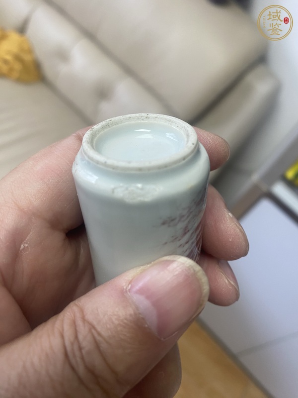 古玩陶瓷釉里紅山水紋鼻煙壺真品鑒賞圖