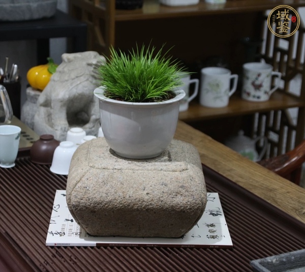 古玩雜項(xiàng)石頭方形底座真品鑒賞圖