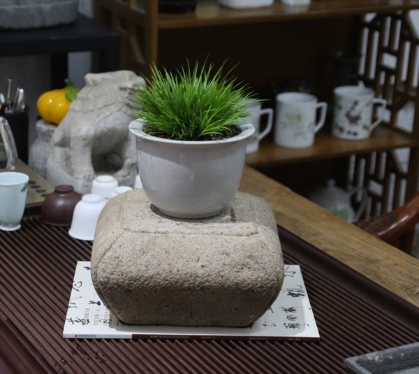 古玩雜項清代石頭方形底座拍賣，當(dāng)前價格800元