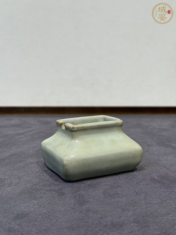 古玩陶瓷青釉水呈真品鑒賞圖