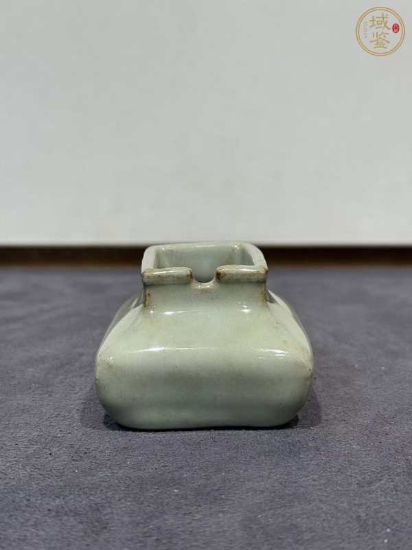 古玩陶瓷青釉水呈真品鑒賞圖