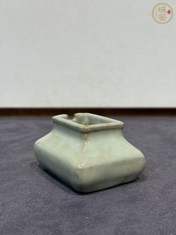 古玩陶瓷青釉水呈真品鑒賞圖