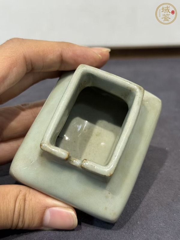 古玩陶瓷青釉水呈真品鑒賞圖