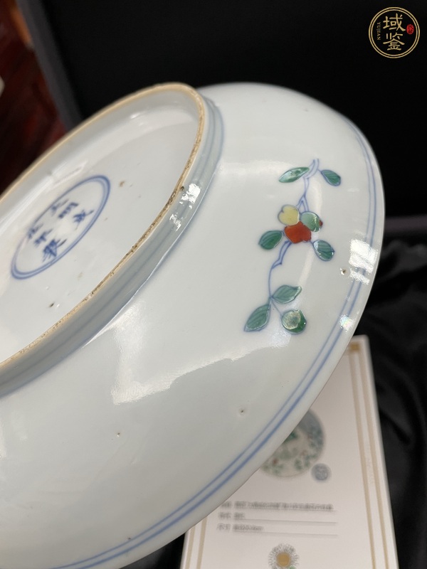 古玩陶瓷斗彩花卉紋盤(pán)真品鑒賞圖