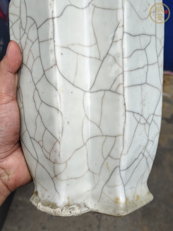 古玩陶瓷哥窯方圣瓶真品鑒賞圖