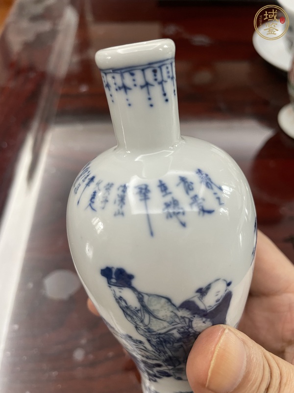 古玩陶瓷青花釉里紅愛鵝圖梅瓶真品鑒賞圖
