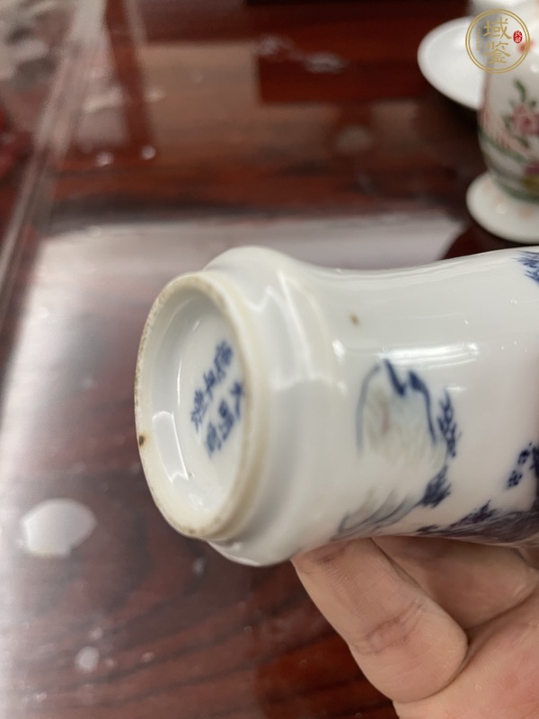古玩陶瓷青花釉里紅愛鵝圖梅瓶真品鑒賞圖