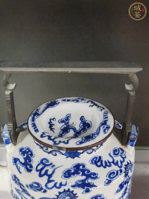 古玩陶瓷清光緒青花云龍趕珠紋提梁壺真品鑒賞圖