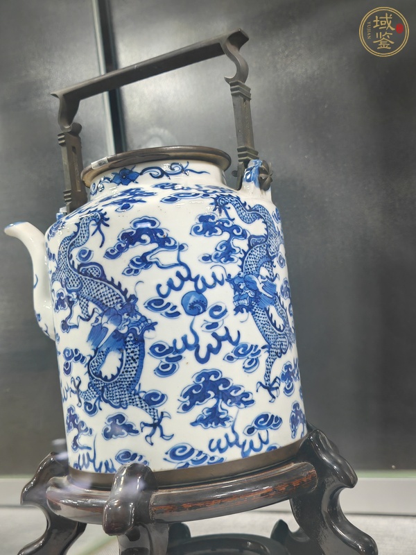 古玩陶瓷清光緒青花云龍趕珠紋提梁壺真品鑒賞圖