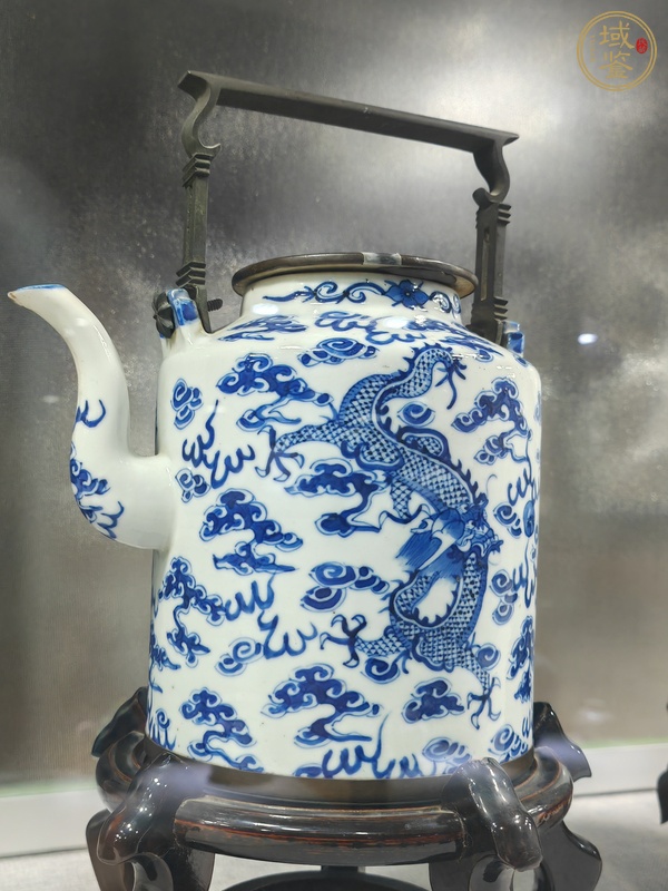 古玩陶瓷清光緒青花云龍趕珠紋提梁壺真品鑒賞圖
