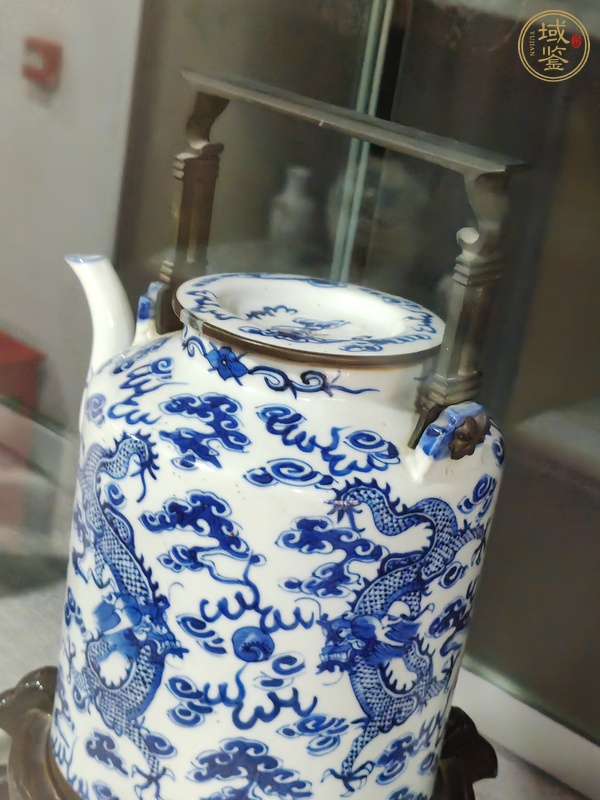 古玩陶瓷清光緒青花云龍趕珠紋提梁壺真品鑒賞圖