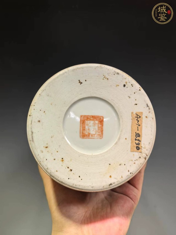 古玩陶瓷珊瑚紅開光淺絳彩帽筒真品鑒賞圖