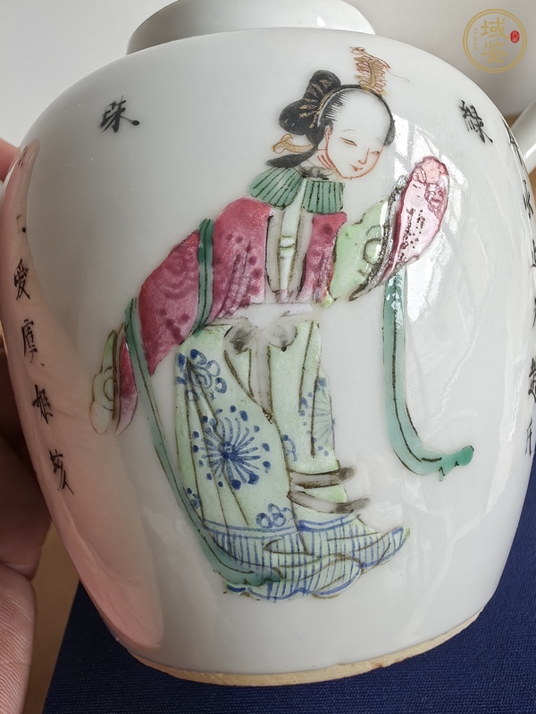 古玩陶瓷無雙譜粉彩執(zhí)壺真品鑒賞圖