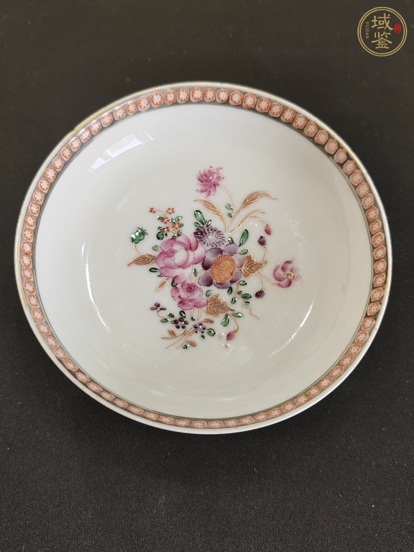 古玩陶瓷粉彩花卉紋盤真品鑒賞圖