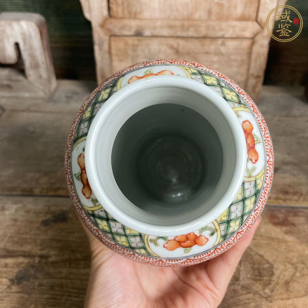 古玩陶瓷花鳥紋五彩蓋瓶真品鑒賞圖
