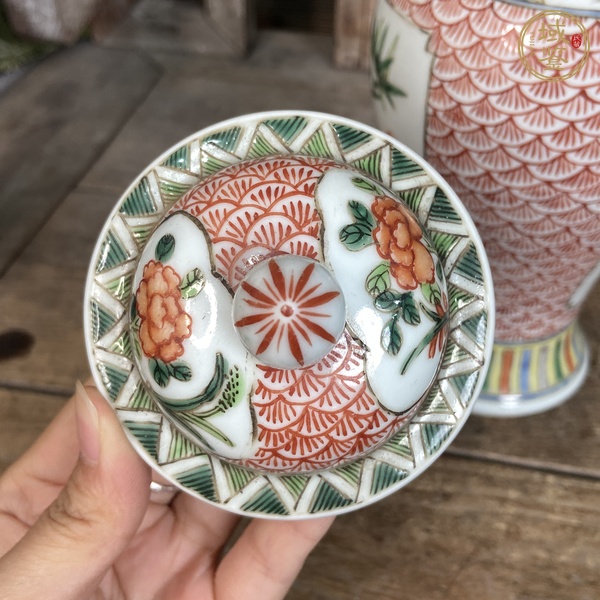 古玩陶瓷花鳥紋五彩蓋瓶真品鑒賞圖